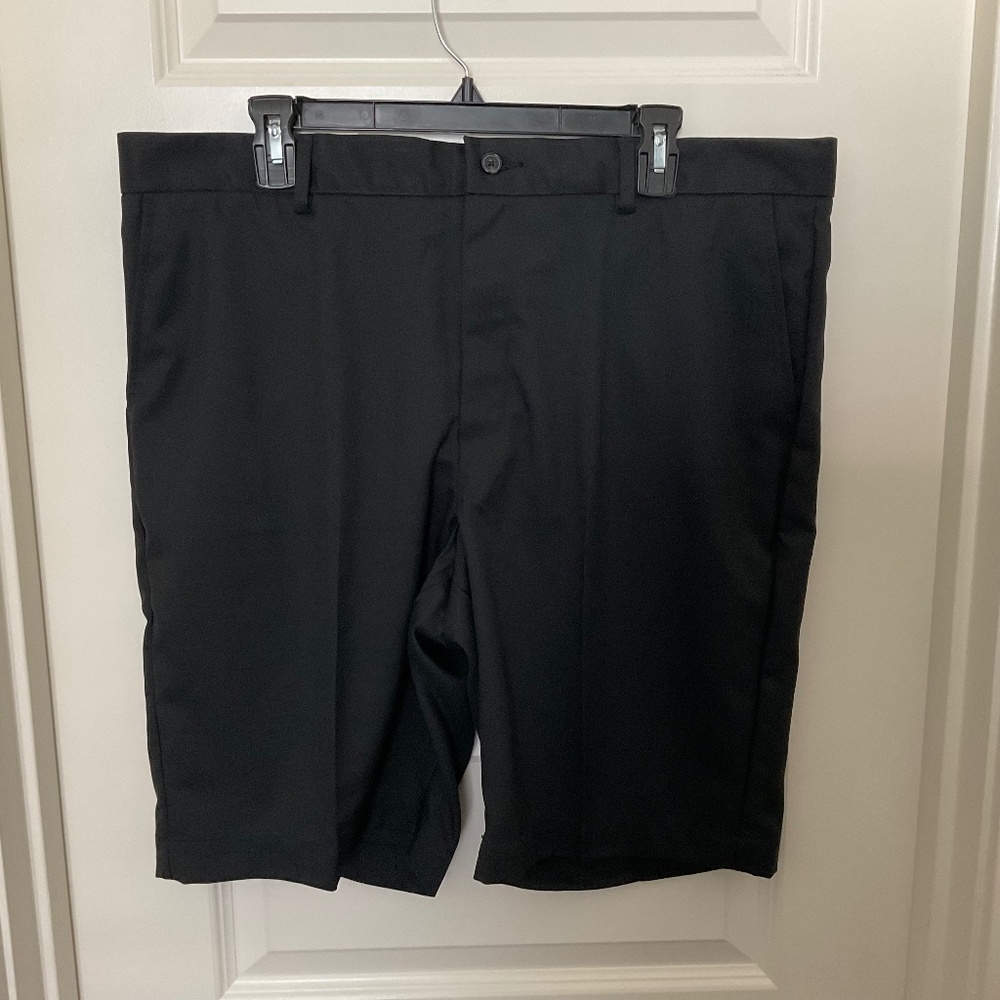 Greg Norman‎ Black Performance/Casual Shorts - Size 38